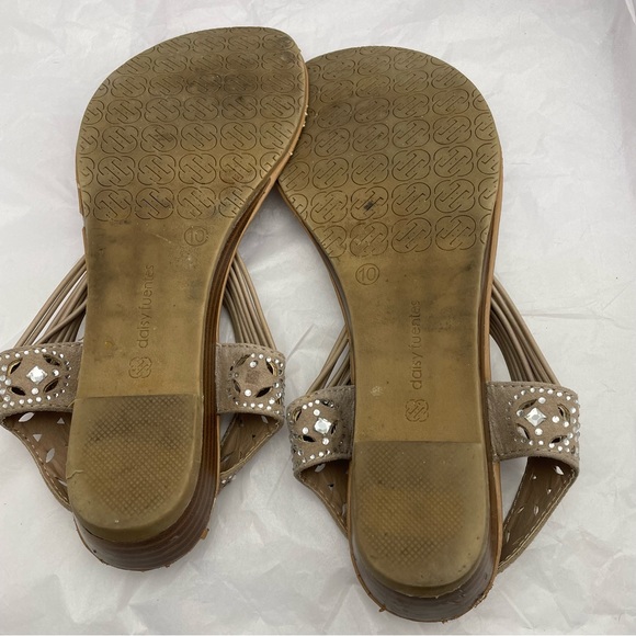 ☀️ Daisy Fuentes Rhinestone Cut Out Neutral Summer Sandals Size 10 - Picture 9 of 9